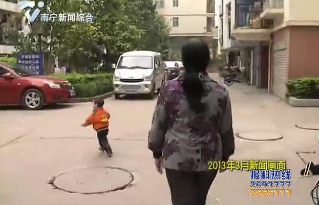 保姆当成“妈妈”背后的原因……哭了！PG麻将胡了免费试玩模拟器6岁男孩把